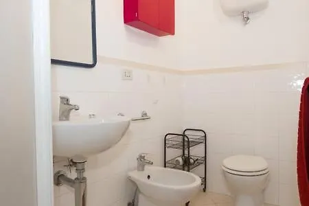 Apartment House In Center *